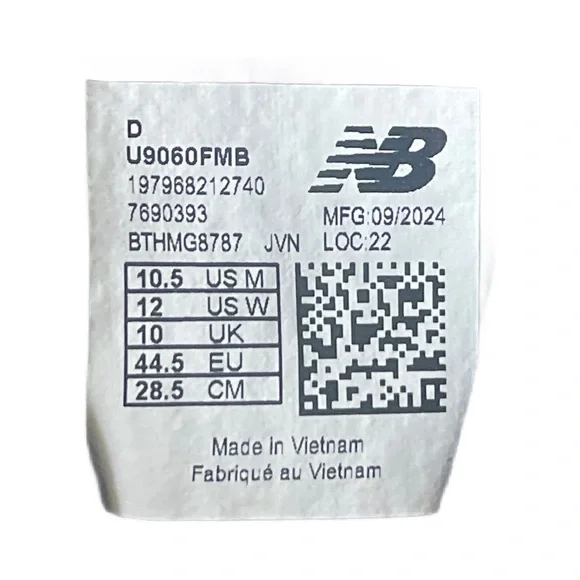 New Balance Unisex Sizing M 10.5 /W 12 9060 LifeStyle Shoes  display picture 1